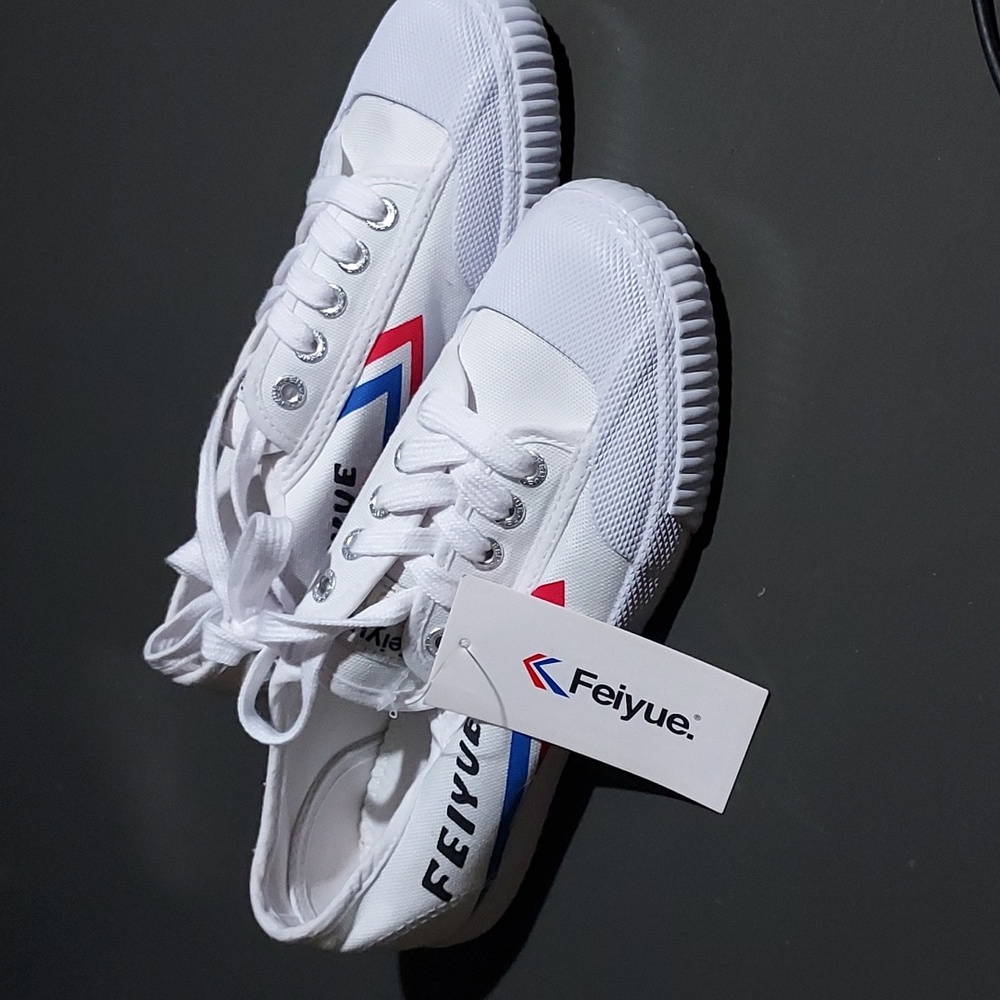 💙2/$25 or 4/$40 feiyue Sneakers new with tags Size 5